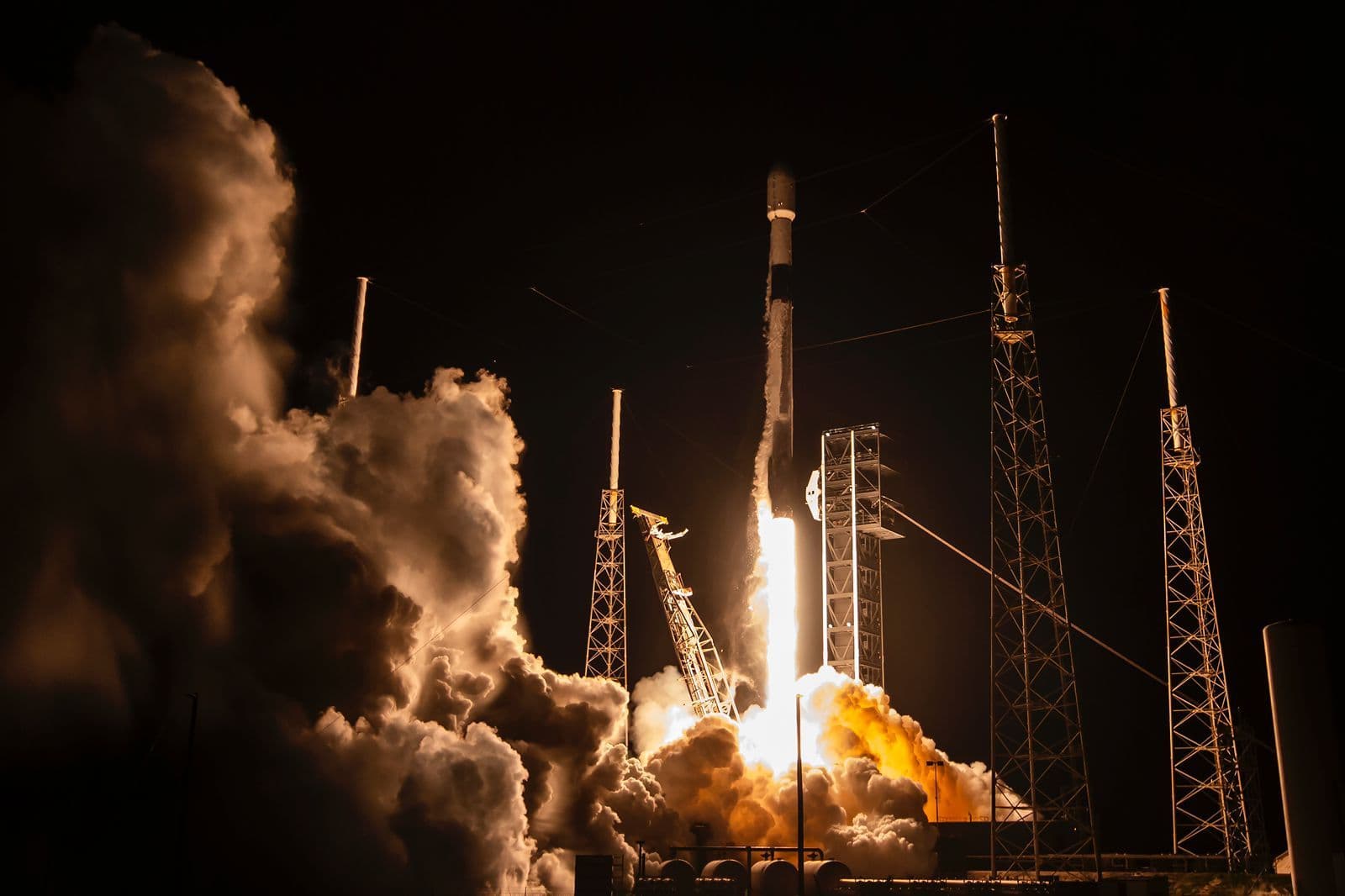 Satelit Nusantara Lima, Menembus Angkasa Menuju Orbit untuk Berikan Layanan Internet di Seluruh Wilayah Indonesia Hingga ASEAN