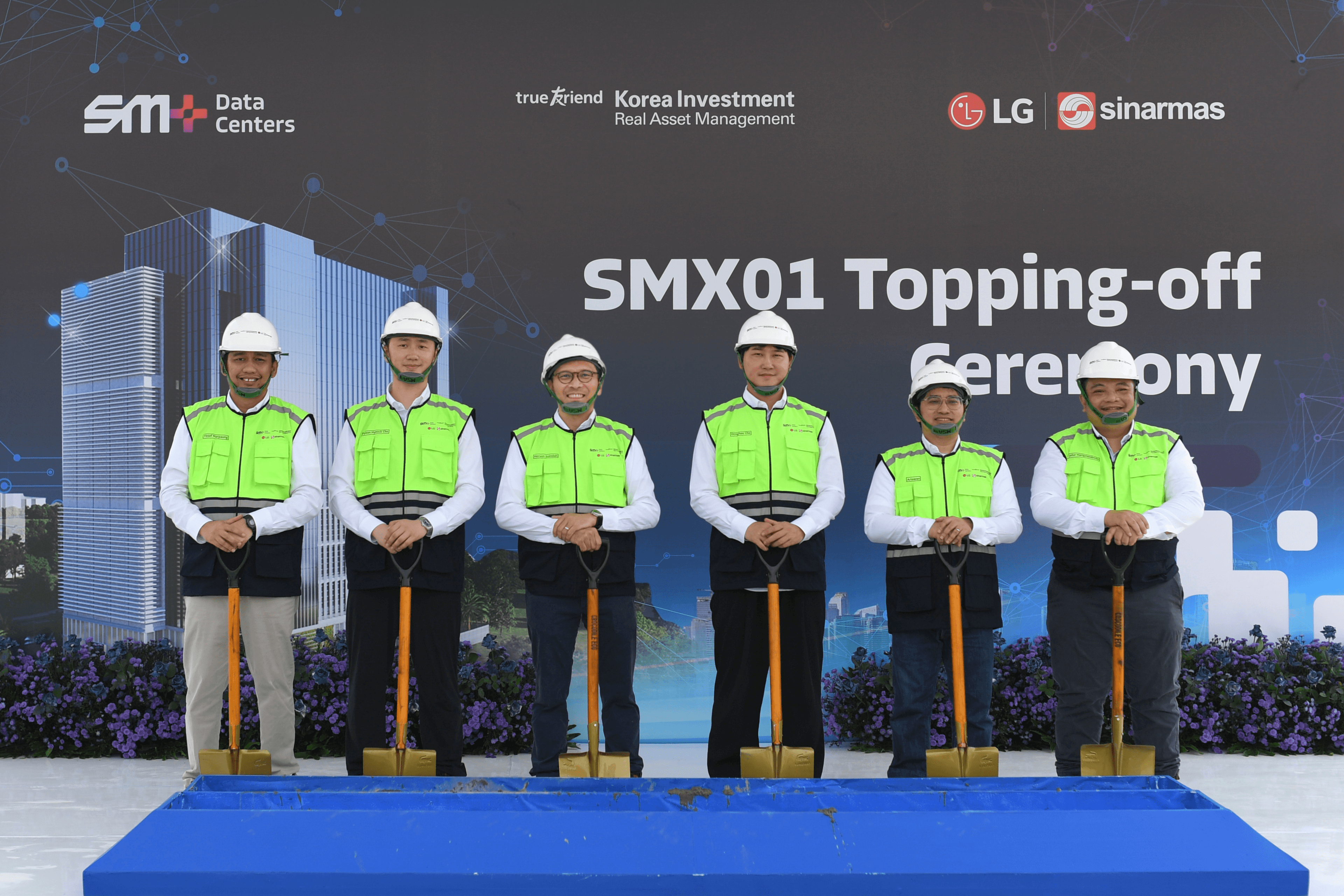 SM+ Data Centers, KIRA and LG Sinar Mas Mark SMX01 Topping Off, Strengthening Indonesia’s Digital Infrastructure Foundation